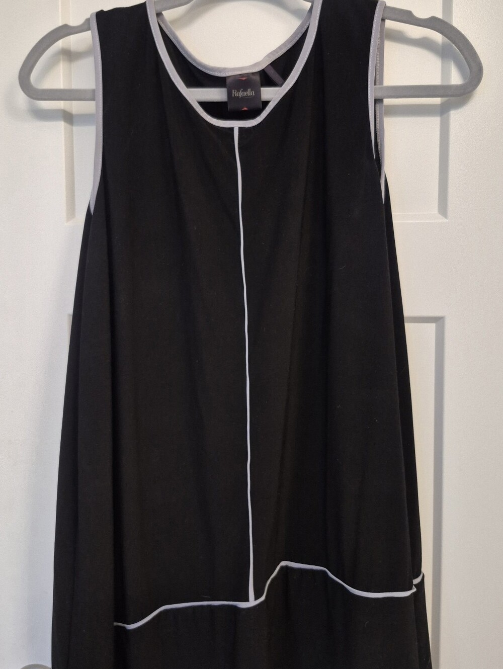 Rafaella Sleeveless Black Top – Contrast Gray Trim – Career Tank – Size L